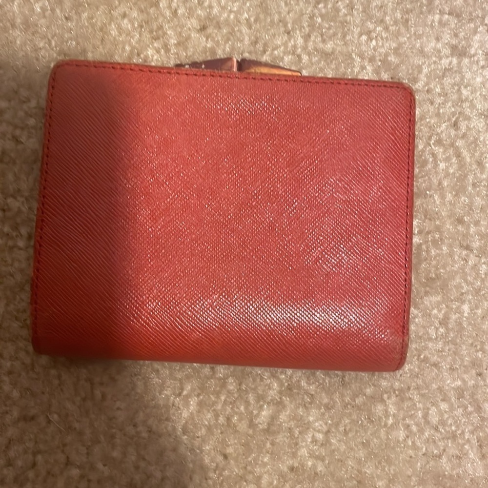 RED GIVENCHY KISS LOCK WALLET - Picture 6 of 16